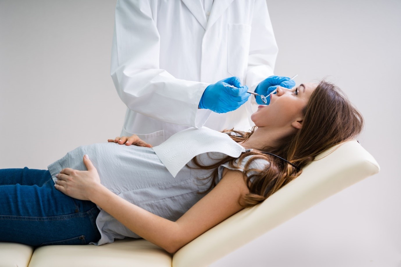 رژیم غذایی برای جلوگیری از ابتلا به بیماری های دهان و دندان ها در دوران بارداری